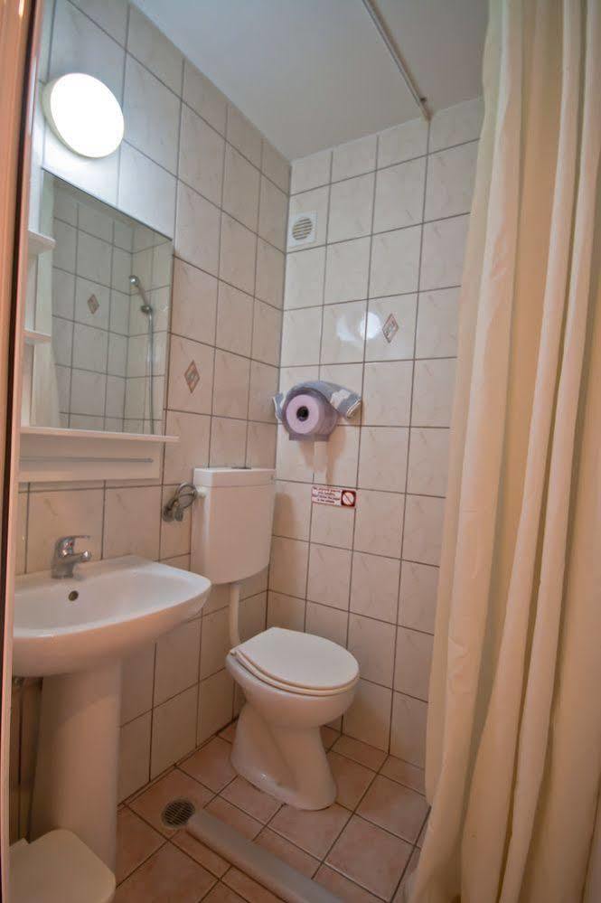 Hotel Lena 2*